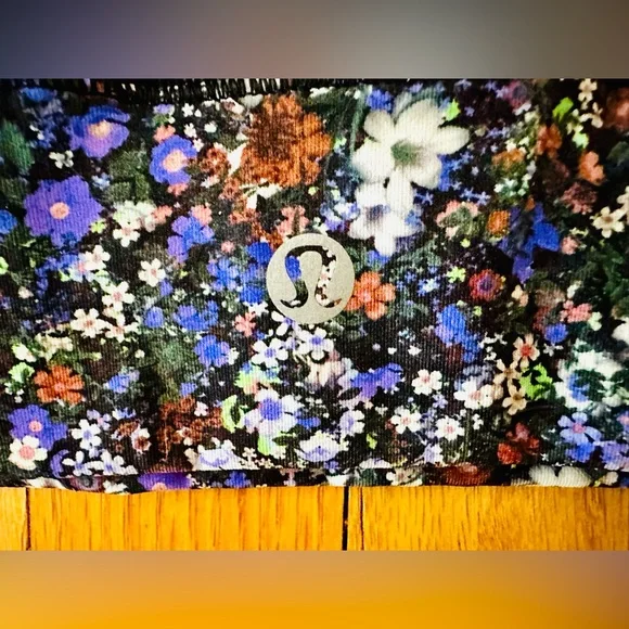 Lululemon Energy Longline Bra Medium Support B-D Size 4 in Flower Burst Multi - Picture 6 of 8